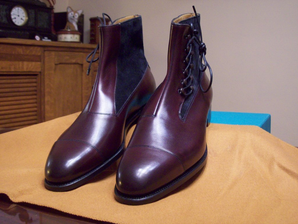 tuxedo cap toe shoes