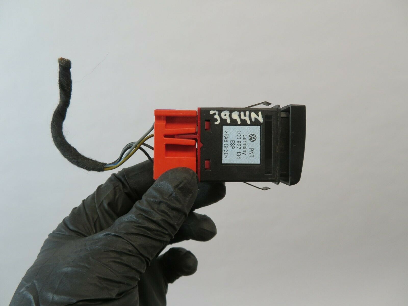 7239N VW BEETLE 01 02 03 04 05 DASH POWER ON OFF ESP TRACTION CONTROL