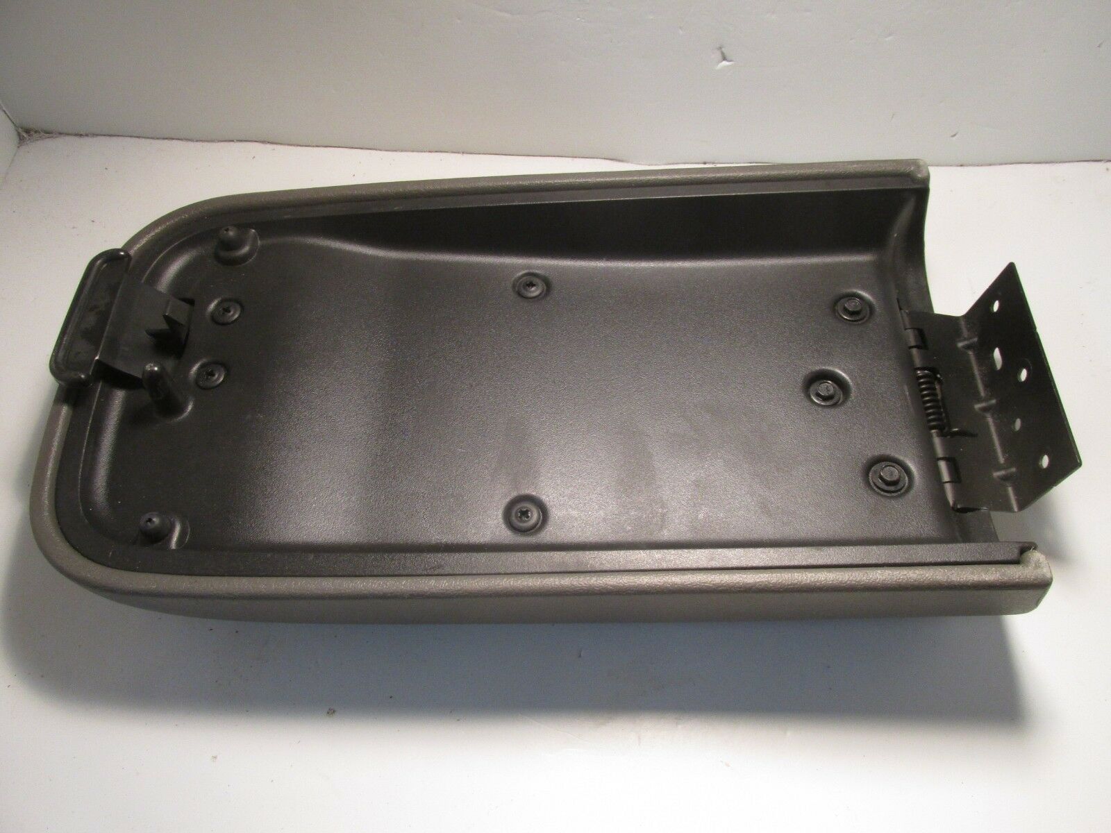 Chevrolety Trailblazer Armrest Center Console Lid GMC Envoy 0609