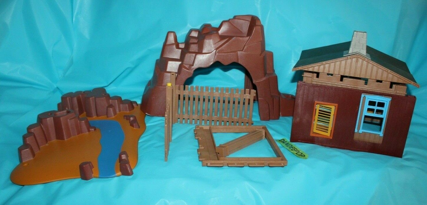 playmobil wildlife cabin