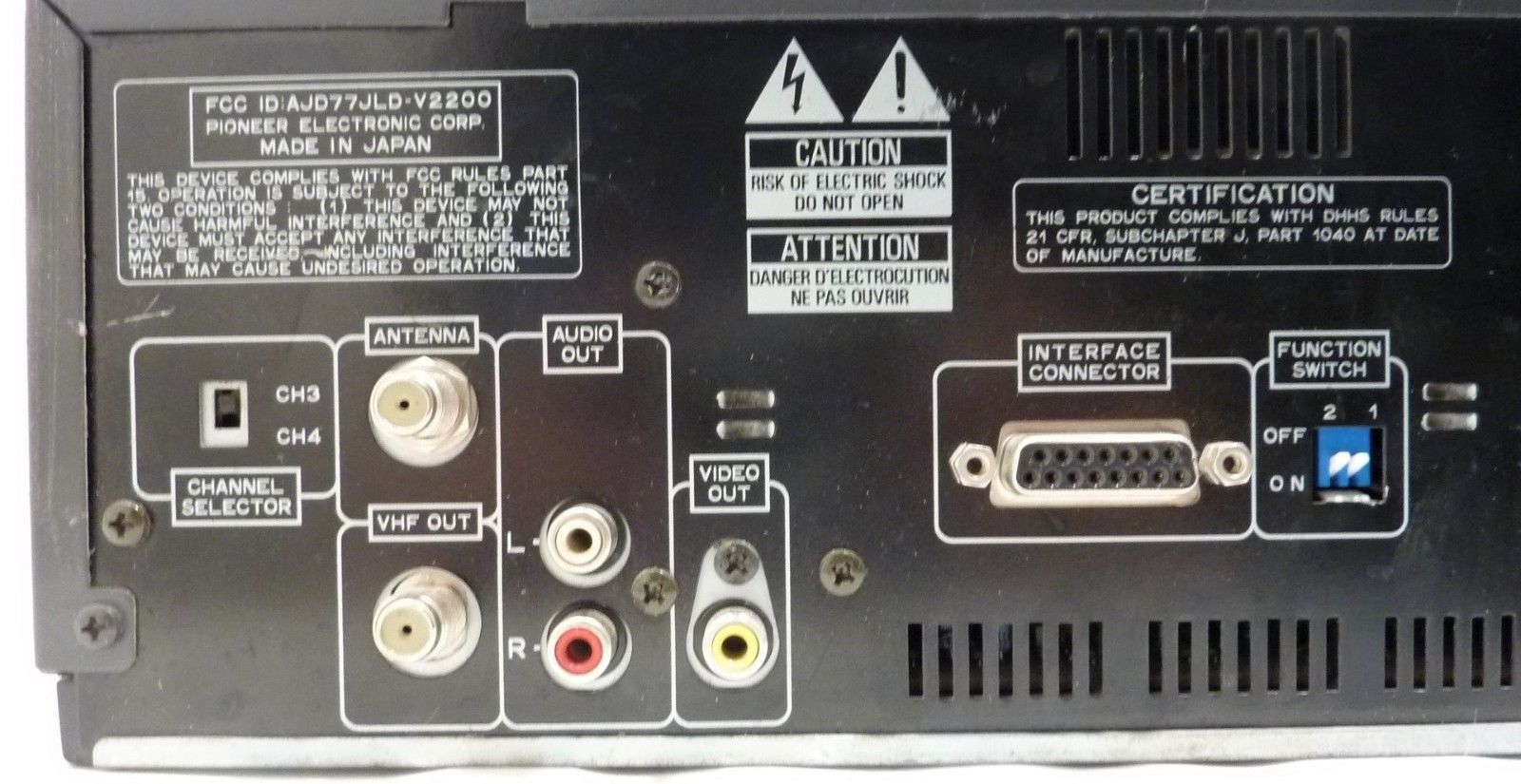 Pioneer Laserdisc Player LaserVision LDV2200 With Remote Laserdisc Players