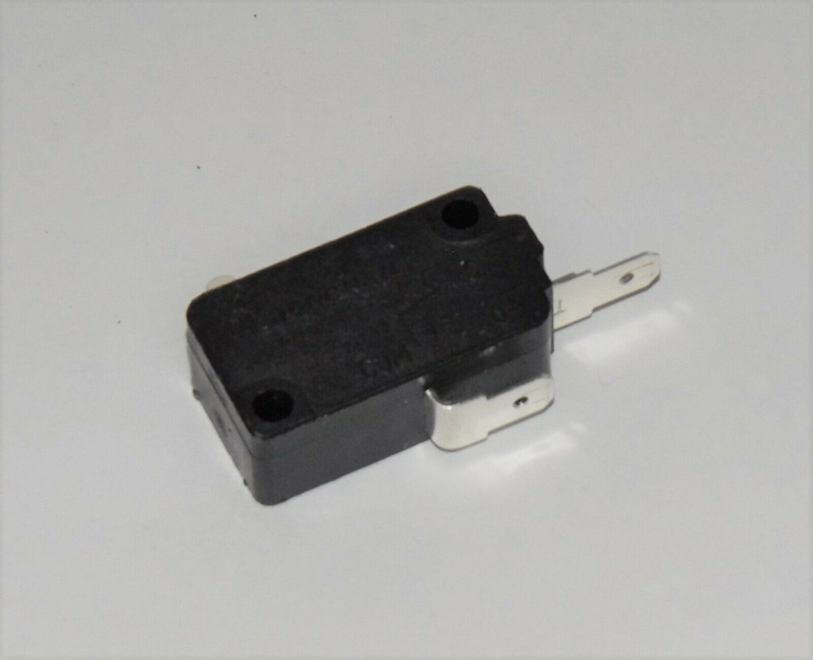 GE Microwave Oven Door Interlock Micro Switch (WB24X10148 / WB24X10204