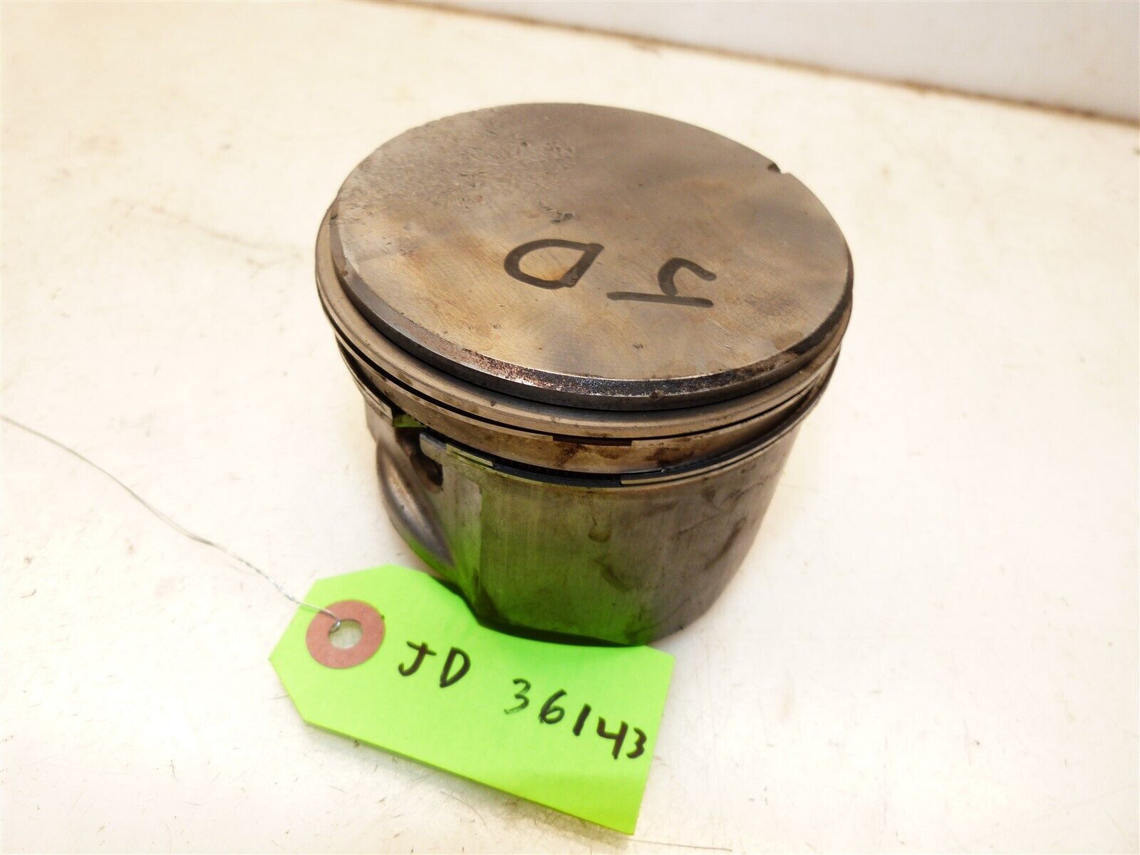 John Deere GX85 Riding Mower Briggs Stratton 28M707 13hp Engine Piston