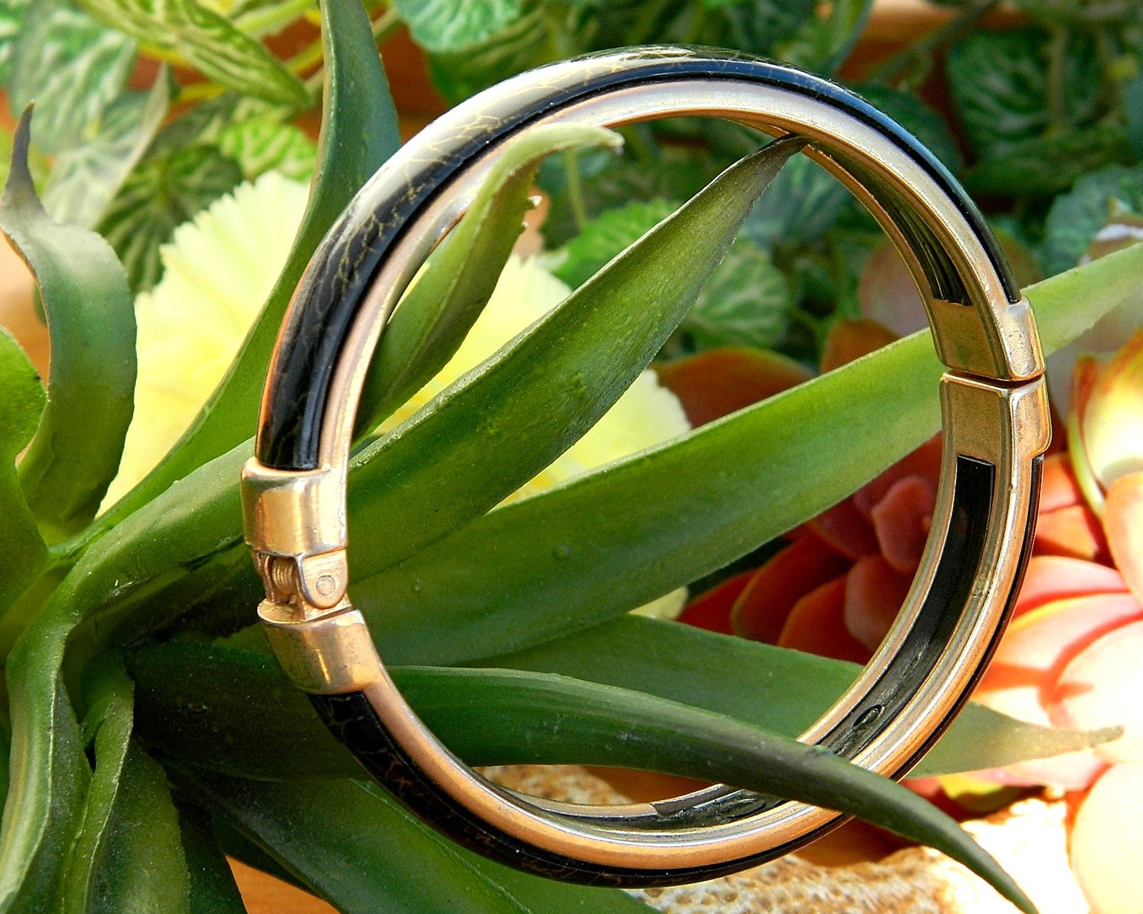 Vintage Bracelet Italian Black Gold Design Trim Hinged Cuff Bangle