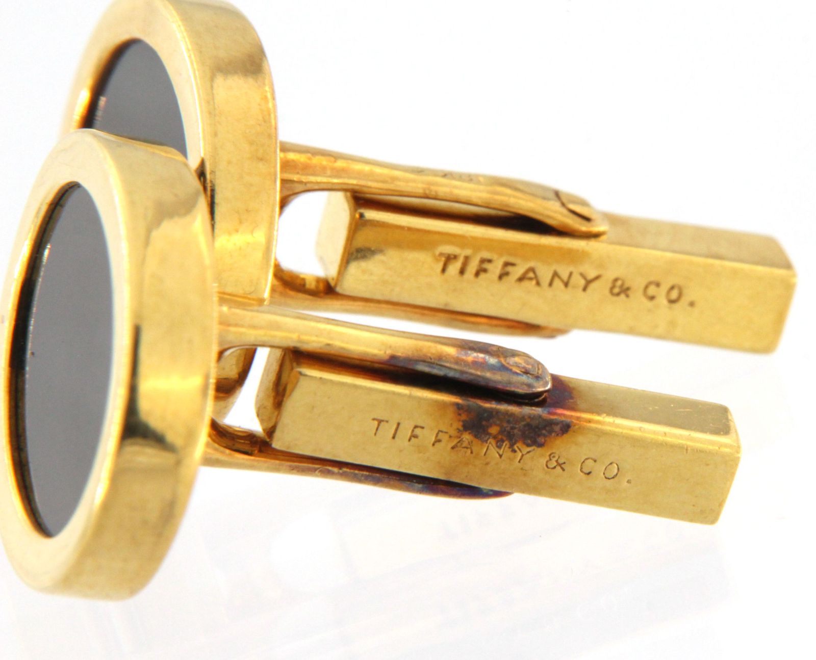 tiffany mens cufflinks        
        <figure class=