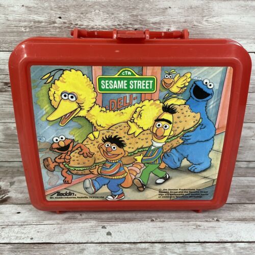 Sesame Street Lunch Box and Thermos. Plastic Vintage 1993 Red - 1970-Now