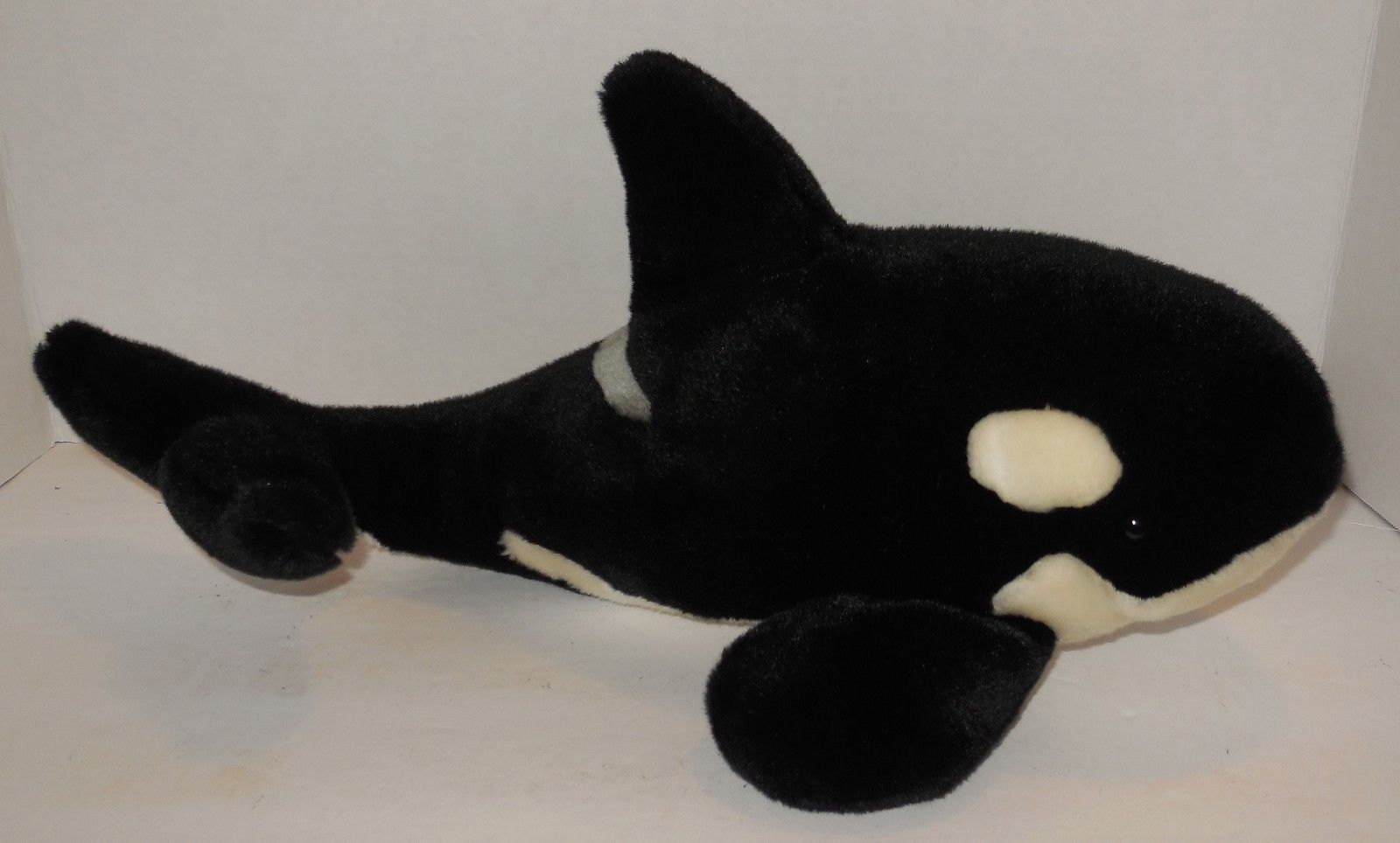 seaworld shamu stuffed animal