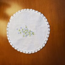Vintage Embroidered Doily Mat, Forget-Me-Not Flowers, Blue Floral Needlepoint image 6