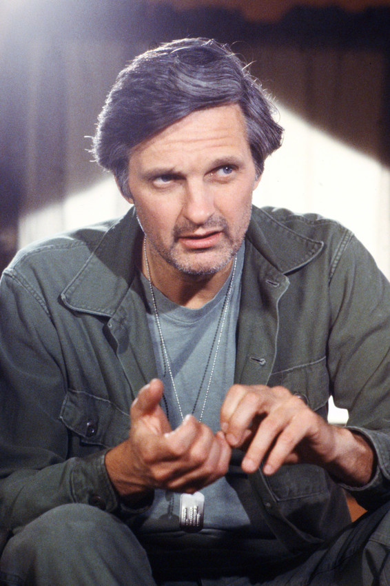 Alan Alda in MASH 18x24 Poster - Home Décor