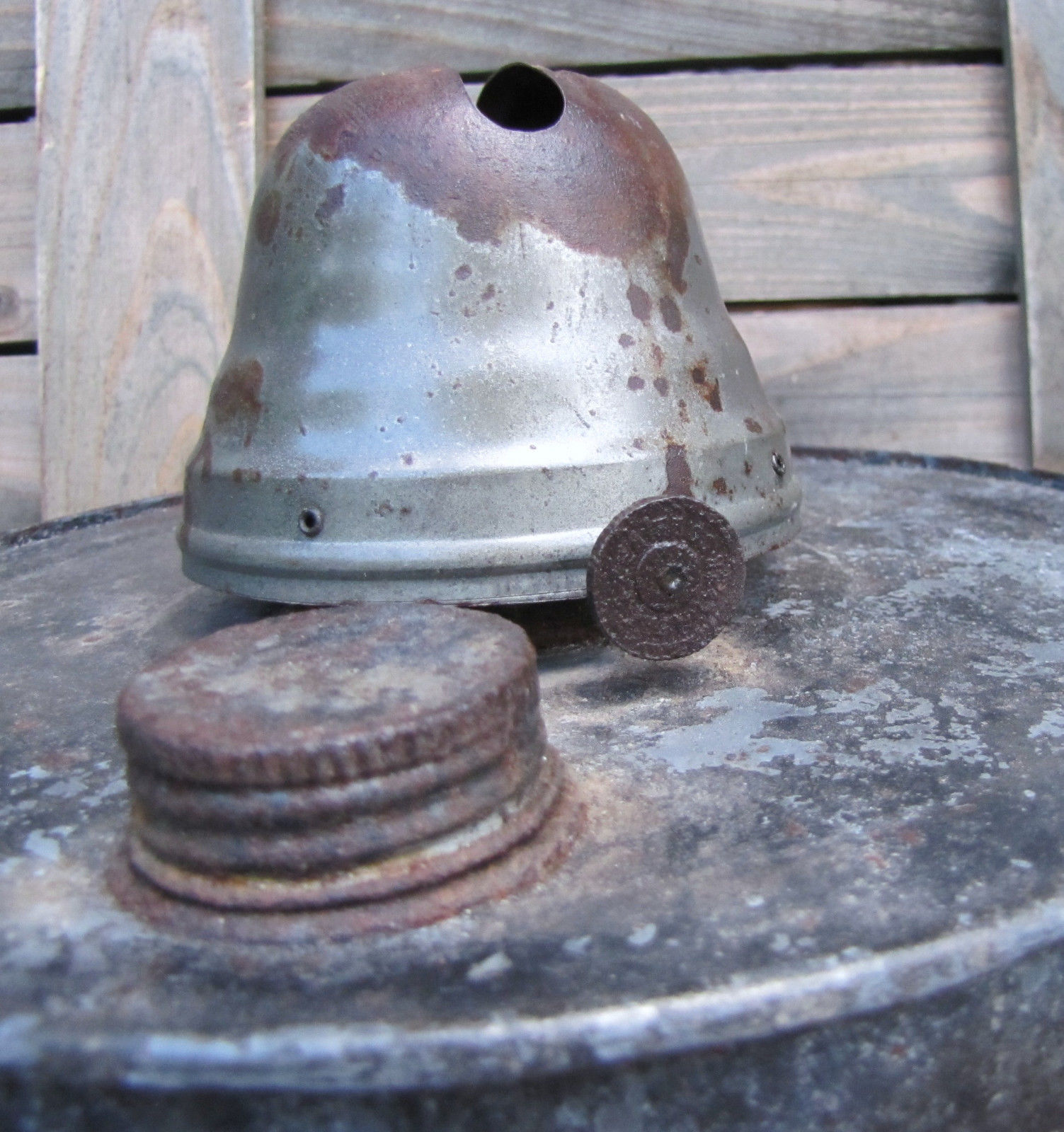 VINTAGE COLLECTIBLE RUSTIC KEROSENE CHICKEN BROODER HEATER UNIQUE