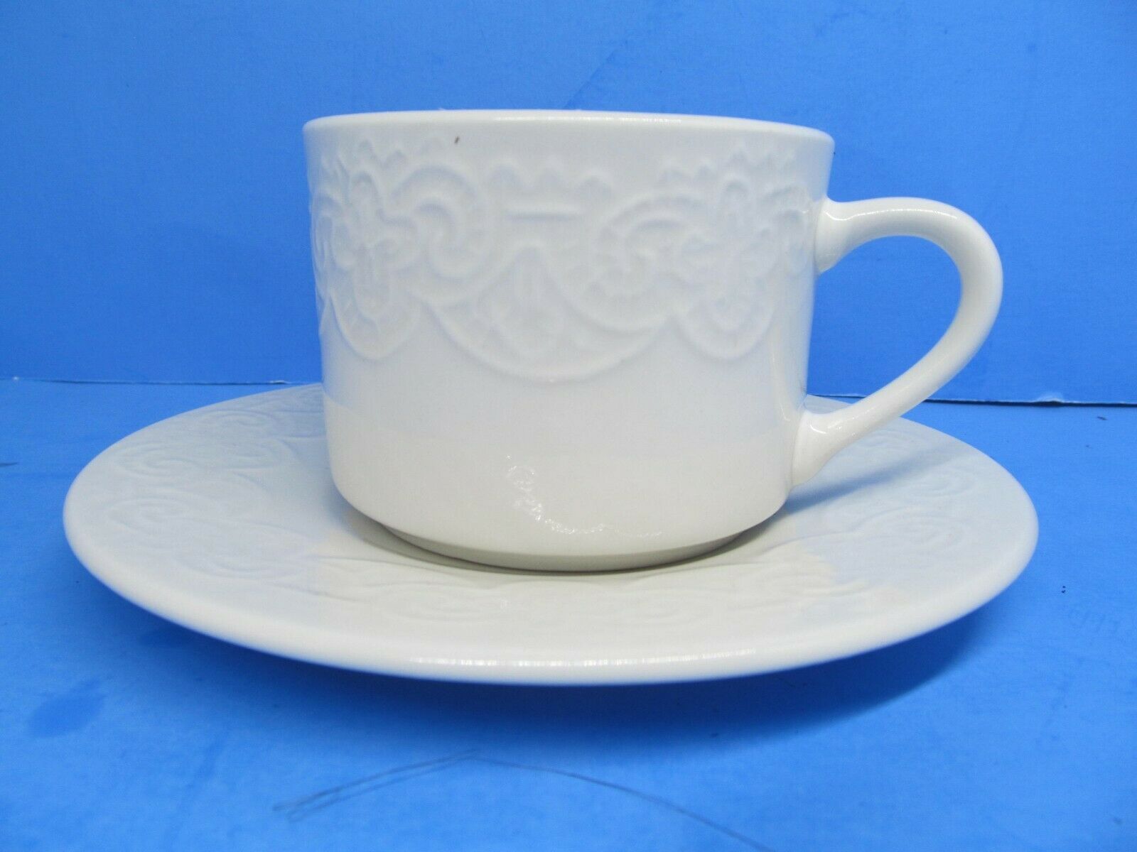 Tabletops Unlimited by Versailles Cup and Saucer Excellent Condition++ 