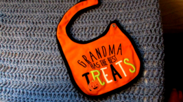 CARTER&#39;S BABY BIB &quot;Grandma has the best treats&quot; orange/brown (baby clths... - $1.98