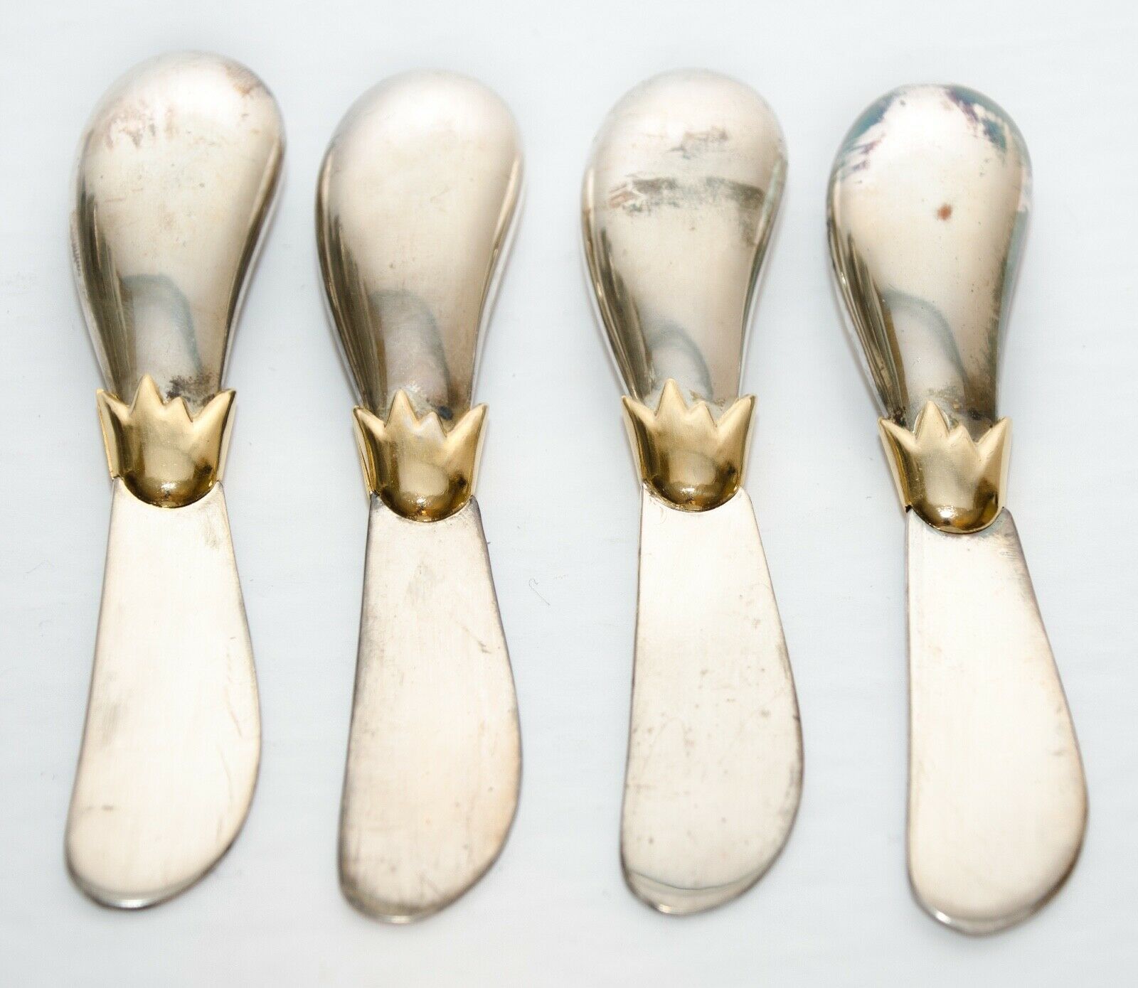 Set of 4 Eggplant Spreaders Silverplate and Gold Tone Knives Joie de