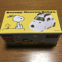Snoopy Museum Christmas 2016 Limited Tomica SNOOPY MUSEUM Japan