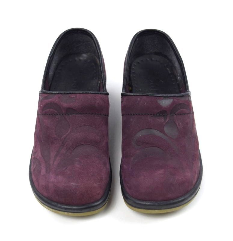 narrow nursing shoes