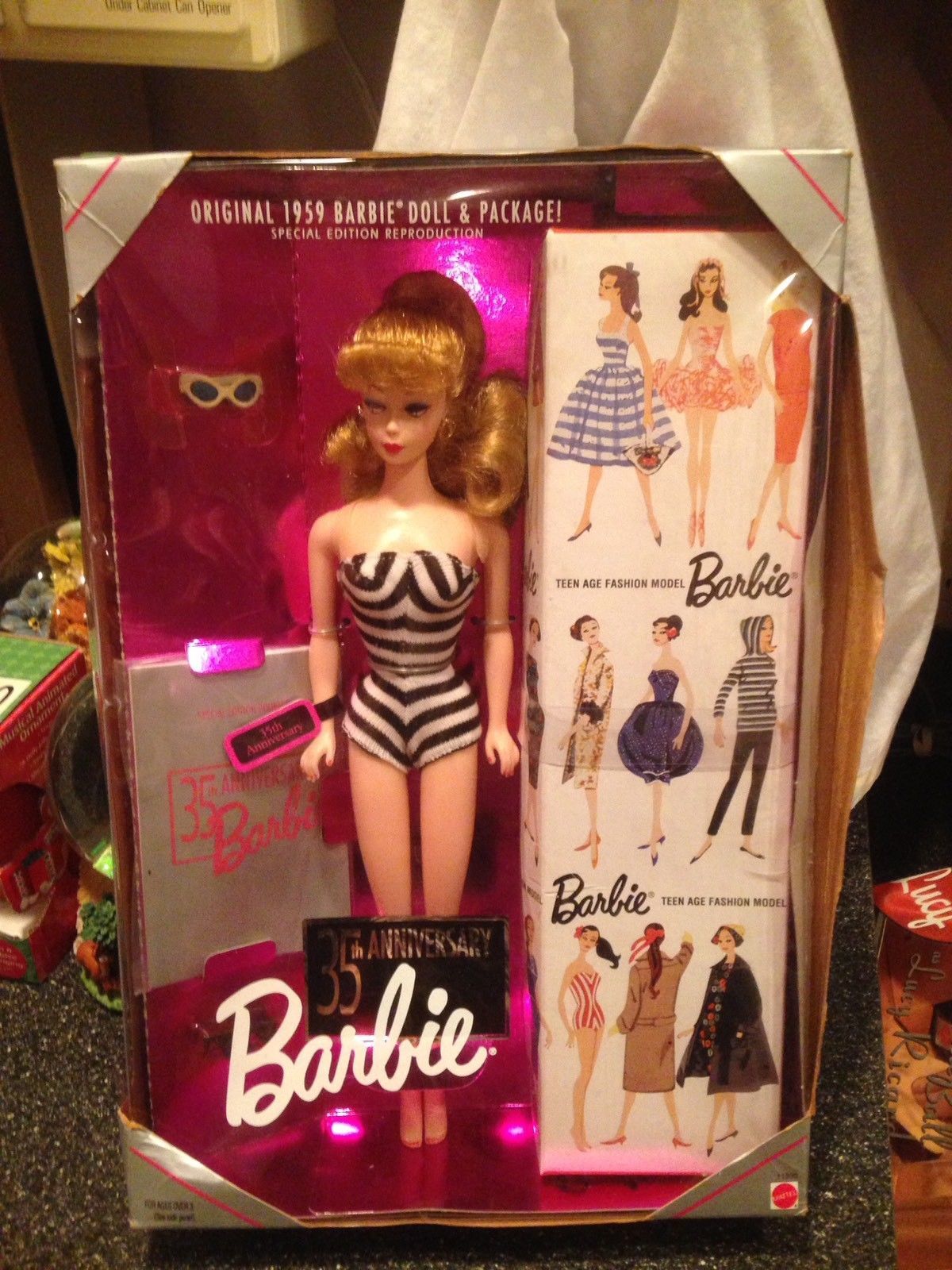 Mattel 35th Anniversary Barbie Doll 1959 Spesial Edition Reproduction 1993