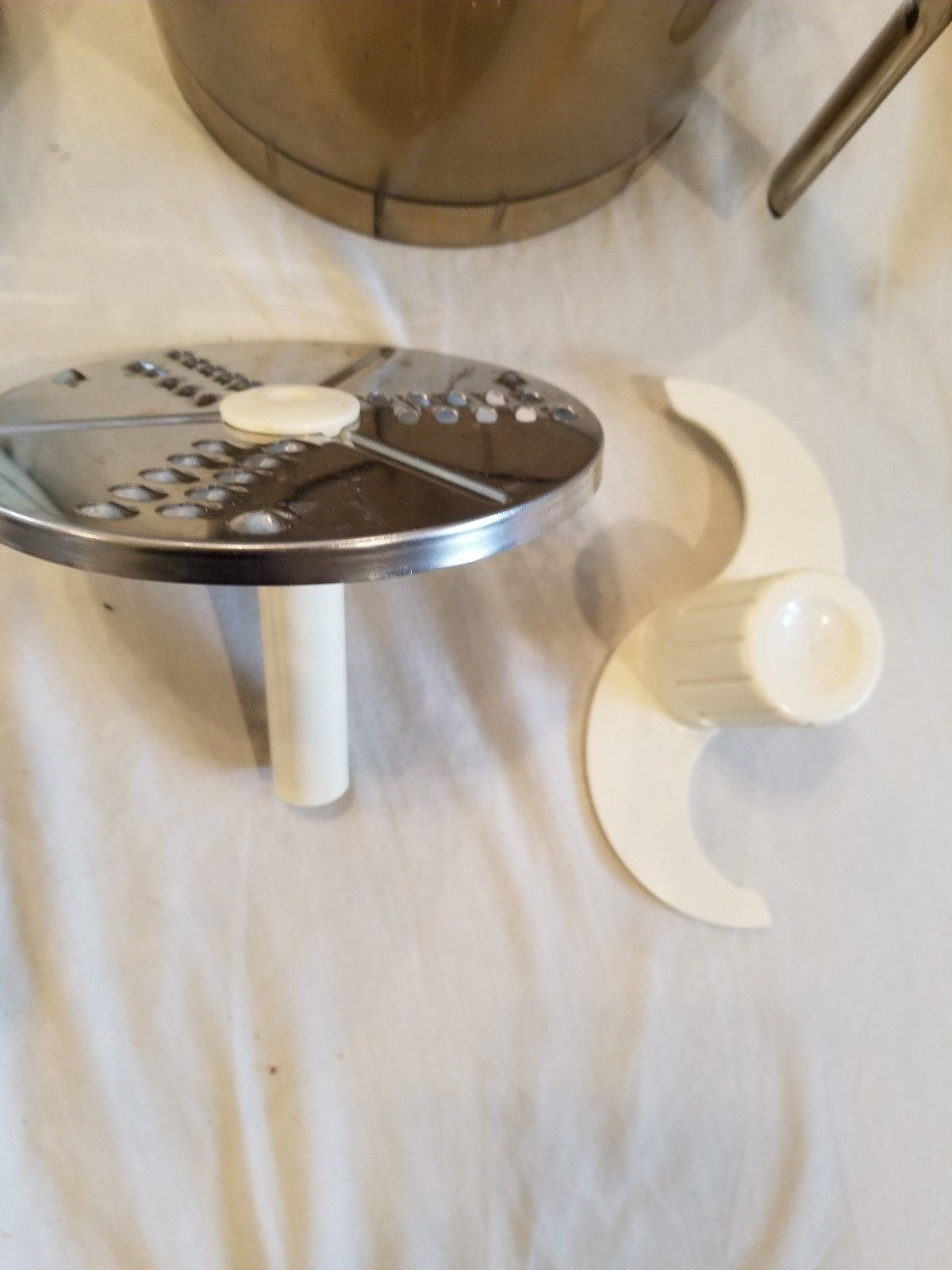 EUC Norelco Food Processor Model HB1115 WORKS GREAT 2 BLADES NO PUSHER