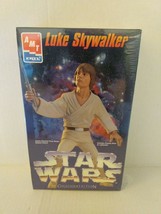 1995 AMT/ERTL Star Wars Luke Skywalker Collector Edition Model  W/Lightsaber - $15.44