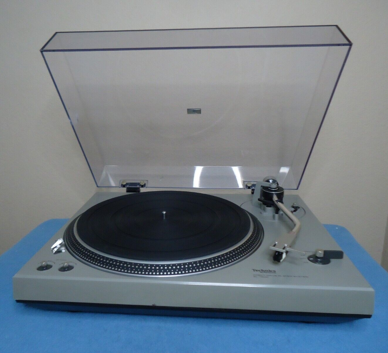 Technics SL1500 Direct Drive Turntable, See Video !! Vintage Record