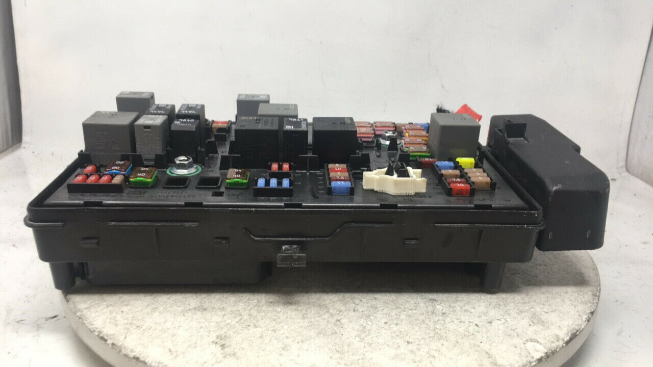 20182019 Cadillac Xts Fusebox Fuse Box Relay Module 13255300 24960 Switches / Controls