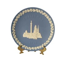 Christmas 1970 Wedgwood jasperware  Nelson&#39;s column  Trafalgar Square plate - $8.99