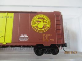 Micro-Trains # 02150622 Medford, Talent & LakeCreek 40' Standard Box Car. (N) image 3
