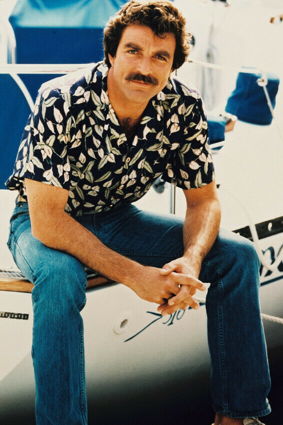 MAGNUM P.I. TOM SELLECK 24X36 POSTER IN HAWAIIAN SHIRT - Photographic ...