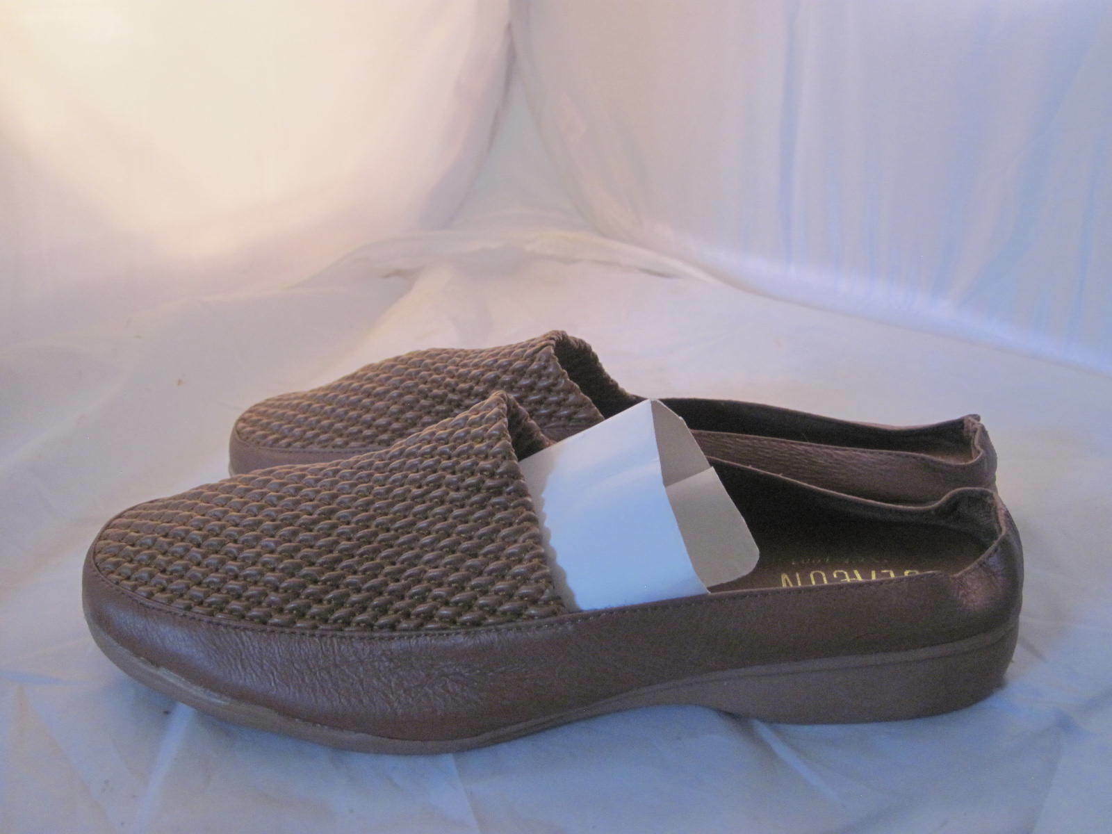 Beacon Stretch N Form Slip on Women's shoes Brown 8.5 M very ...