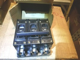 15 AMP AIRPAX CIRCUIT BREAKERS ONAN 320-1320  NEW 2 pcs you get two 