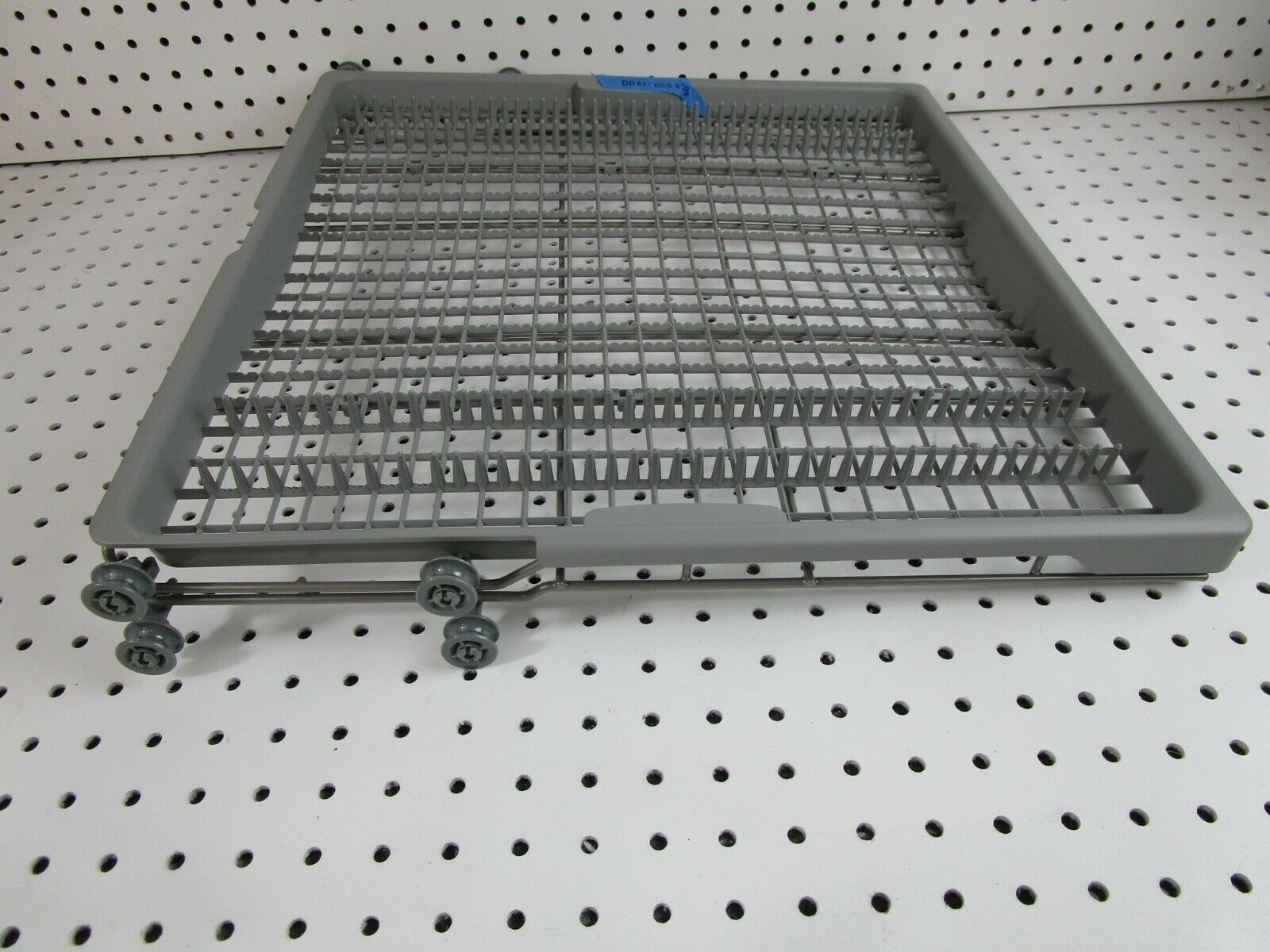 Samsung Dishwasher 3rd Rack w/ Installation Brackets DD6100523B DD61