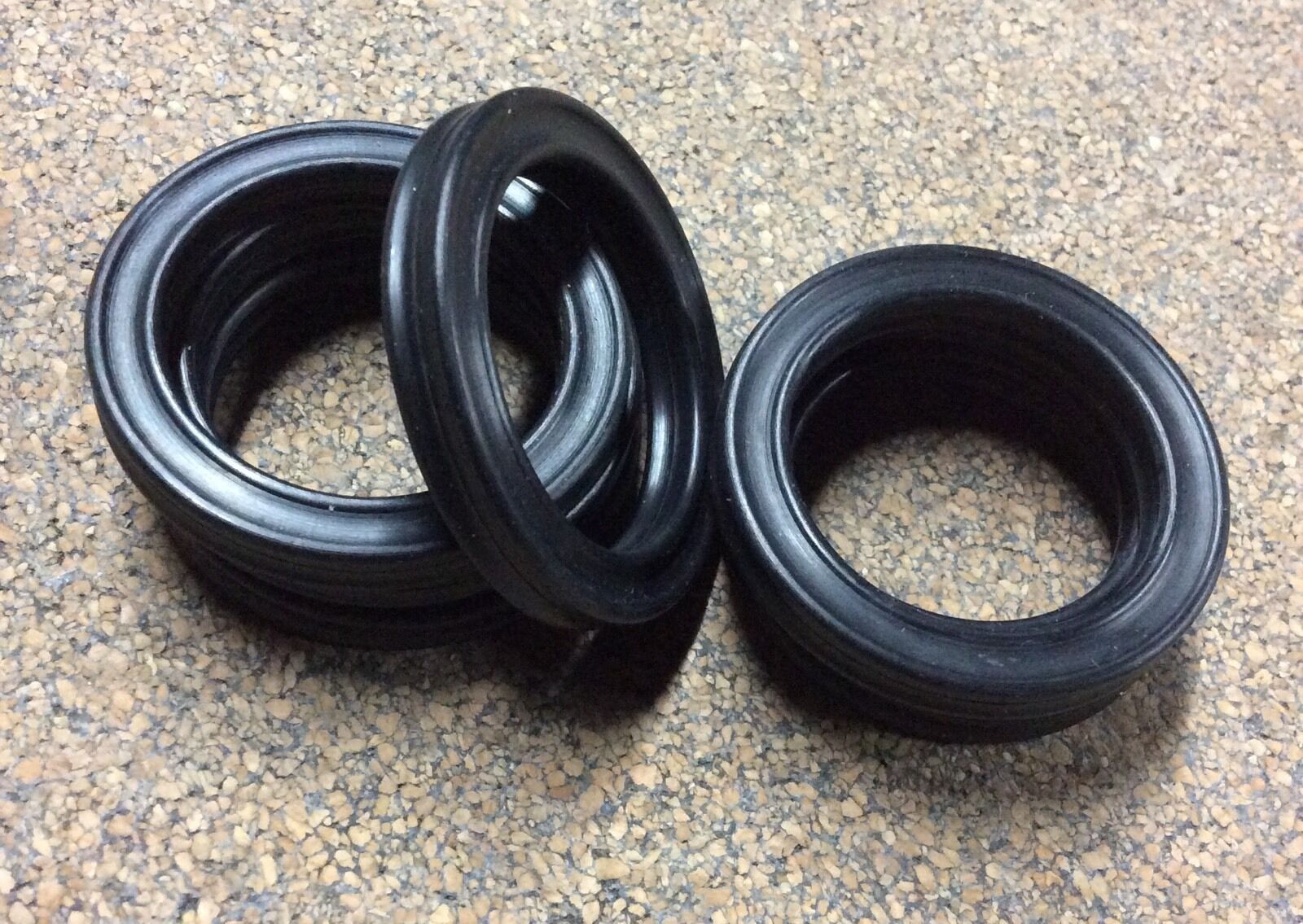 Quad Rings / X Rings 320, 11/8" ID 11/2" OD 3/16" CS BunaN 70 Duro