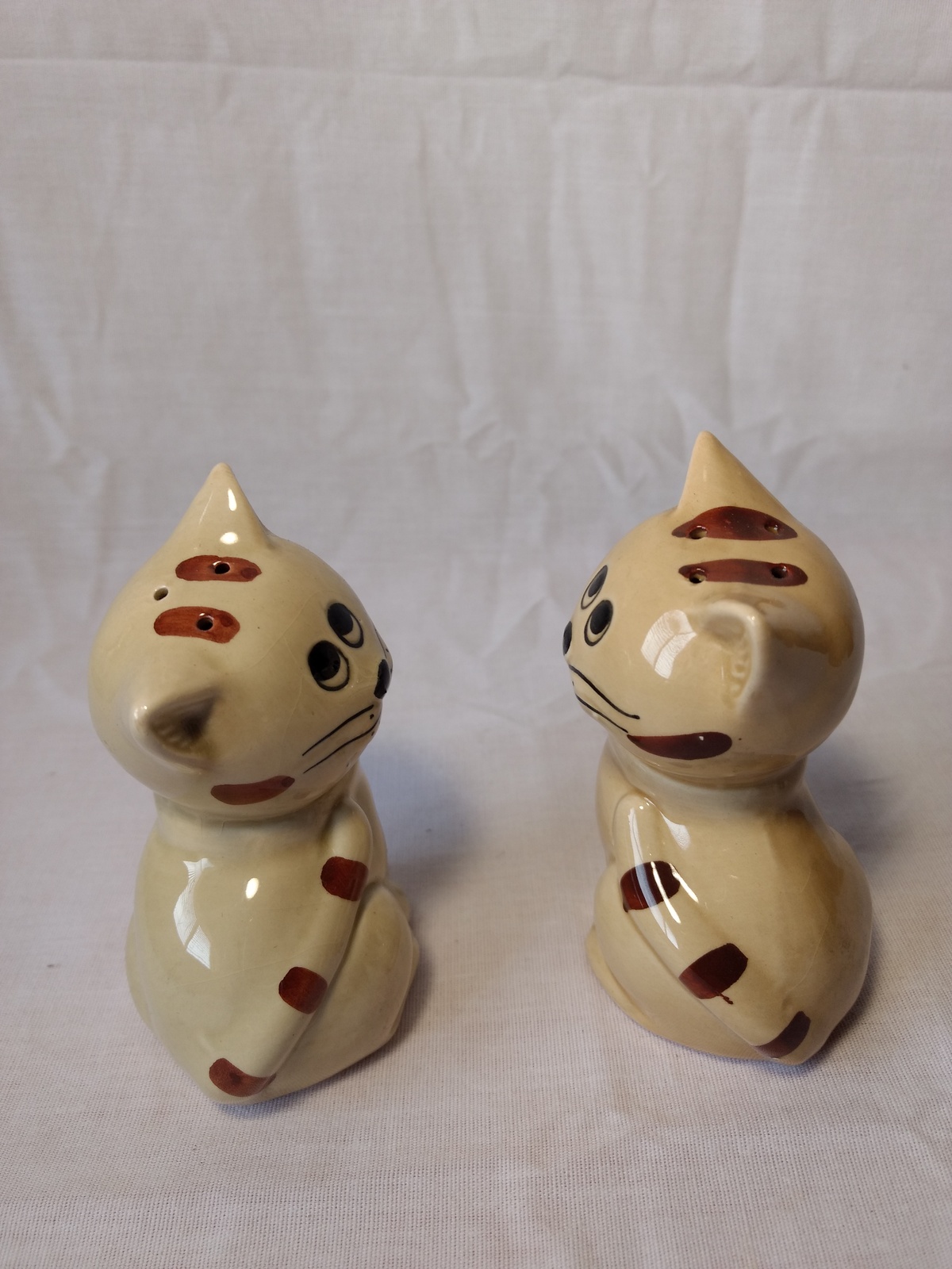 Cat Salt and Pepper Shakers Vintage Brown w/ Drk Brown Stripes Ceramic Cute! Animals