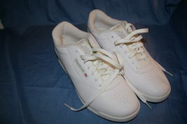 Reebok Classic Princess White Walking Shoes Athletic Size 9.5  Womens  - $38.00