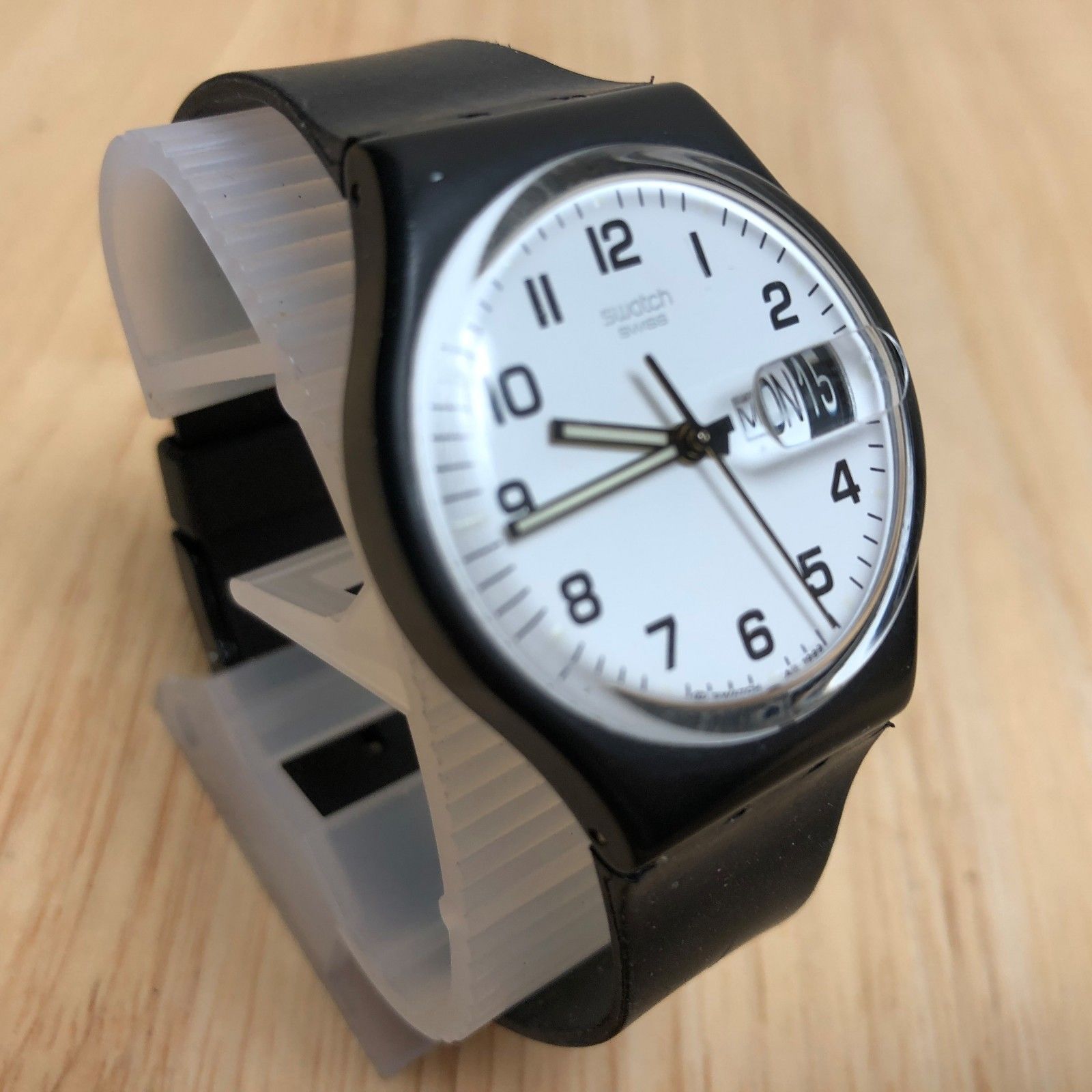 swatch black white