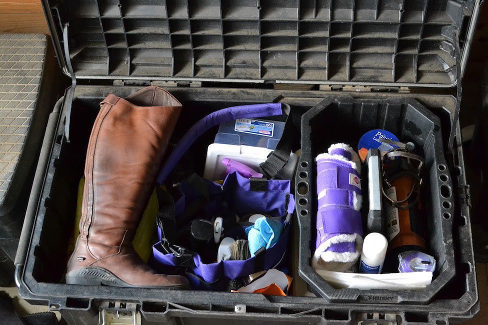 Horse Tack Trunk With Wheels Portable Riding Gear Rolling Stable Box 50