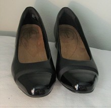 Clarks Artisan Women's Dressy Flats Shoes US Size 9M Leather Good Quality - $20.00