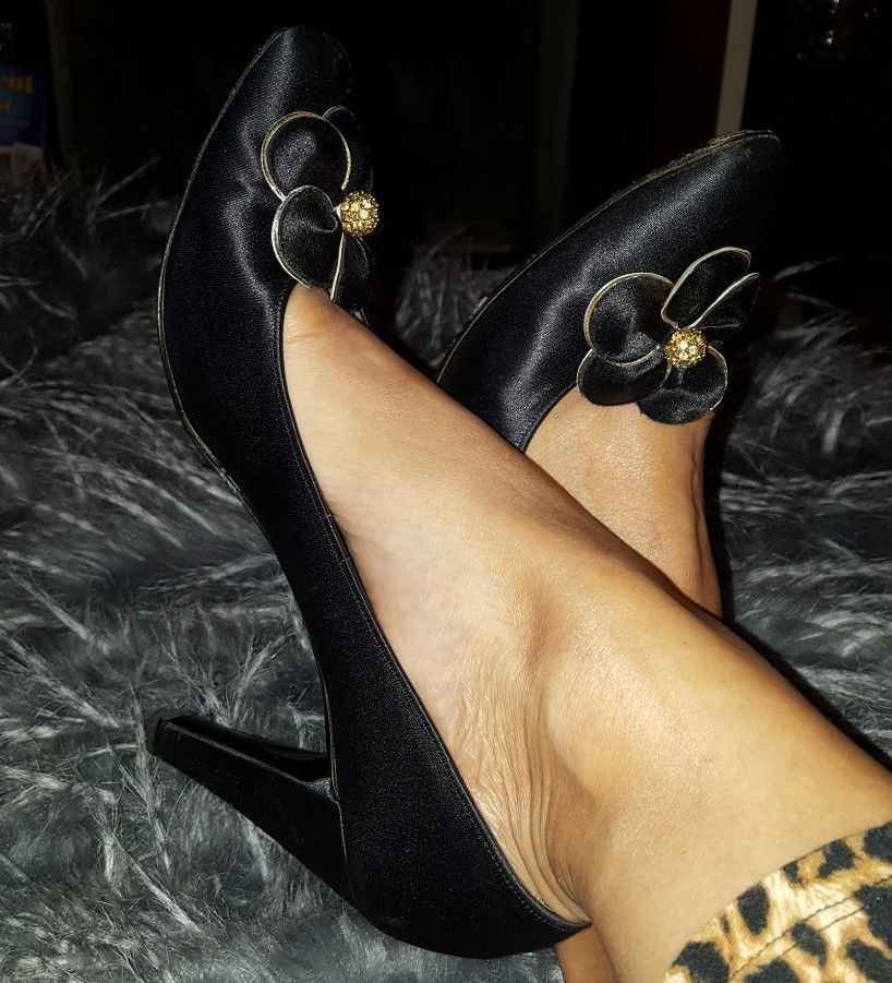 Vintage Christian Dior Souliers Black Satin Gold Flower Decor Pumps