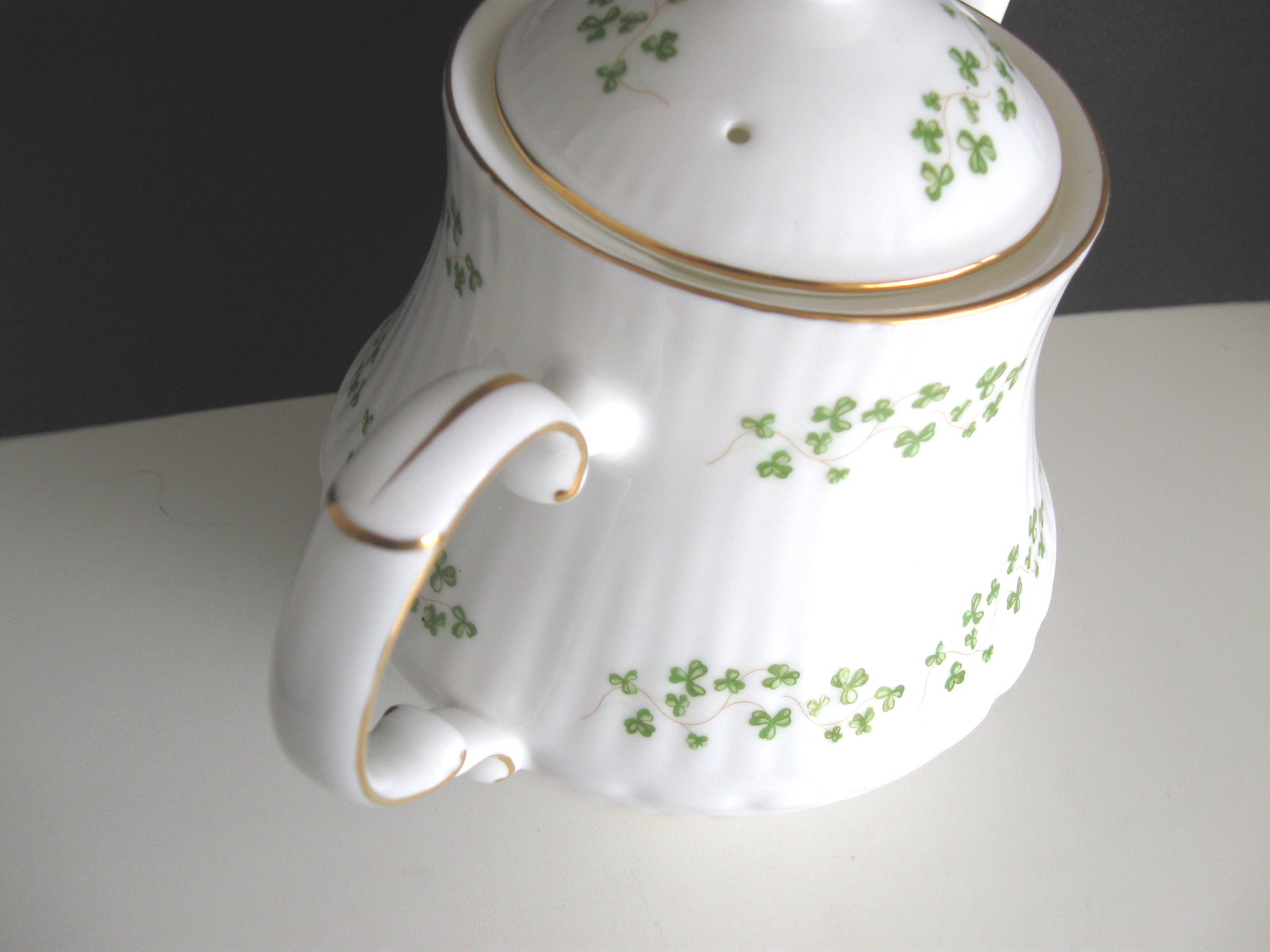 Royal Tara Fine Bone China Ireland Teapot with Lid Trellis Shamrock