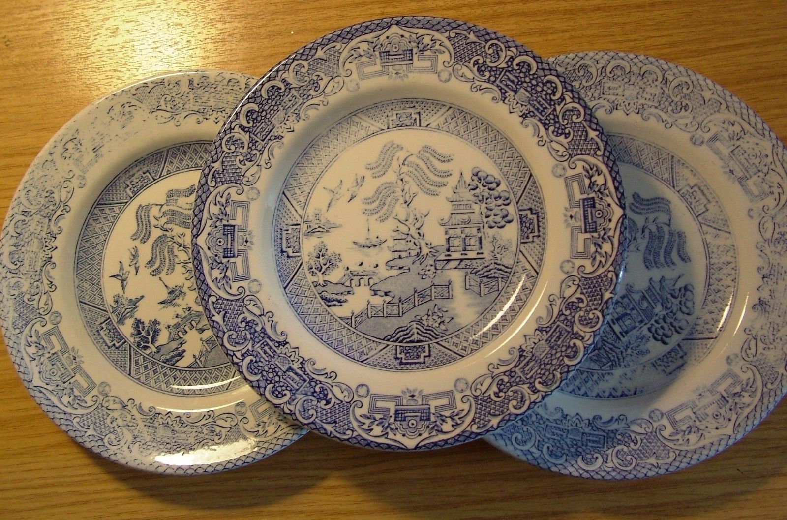 English Ironstone Tableware Old Willow Set Of Three Plates Staffordshire