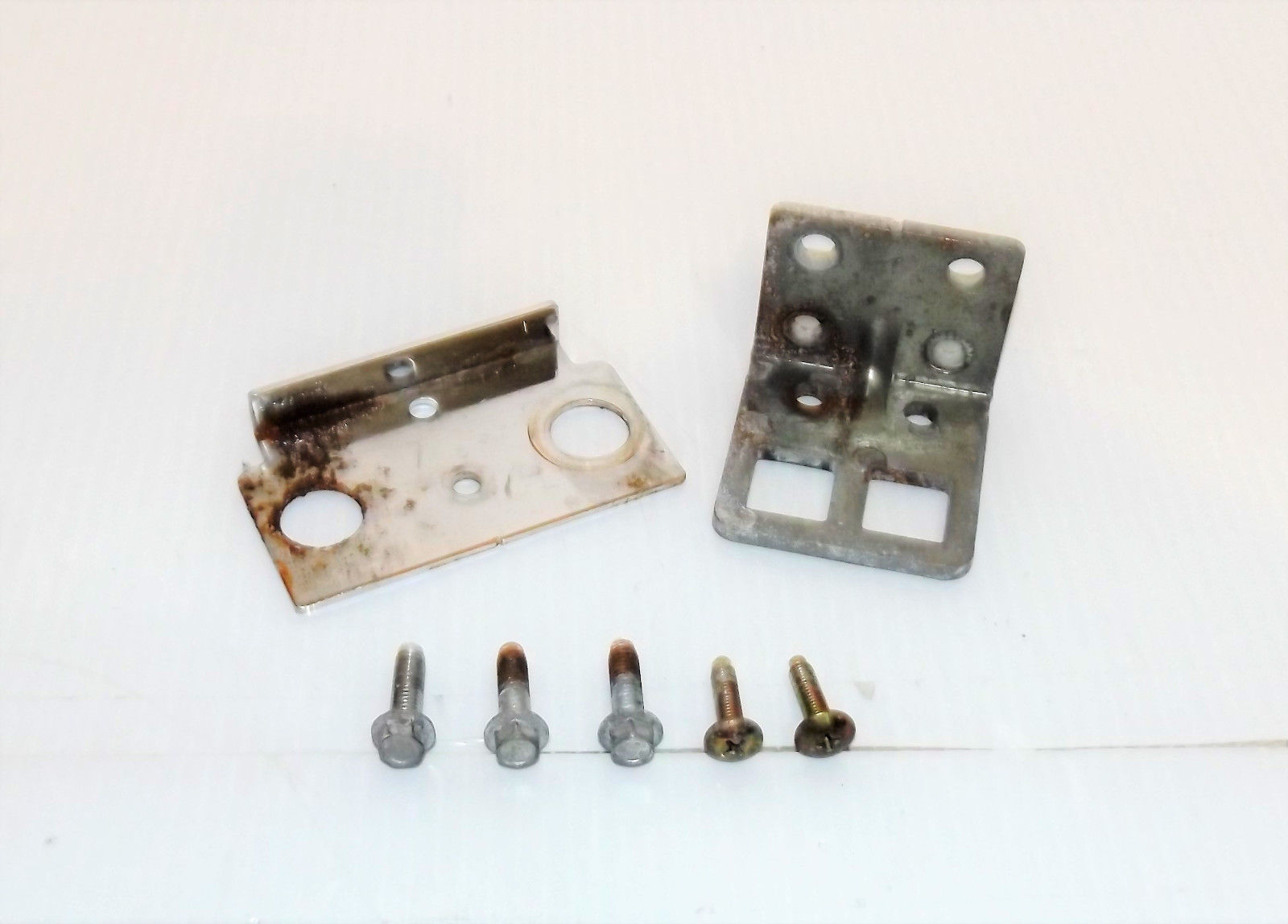 Maytag / Amana Refrigerator Bottom Door Hinge Assembly (63001128