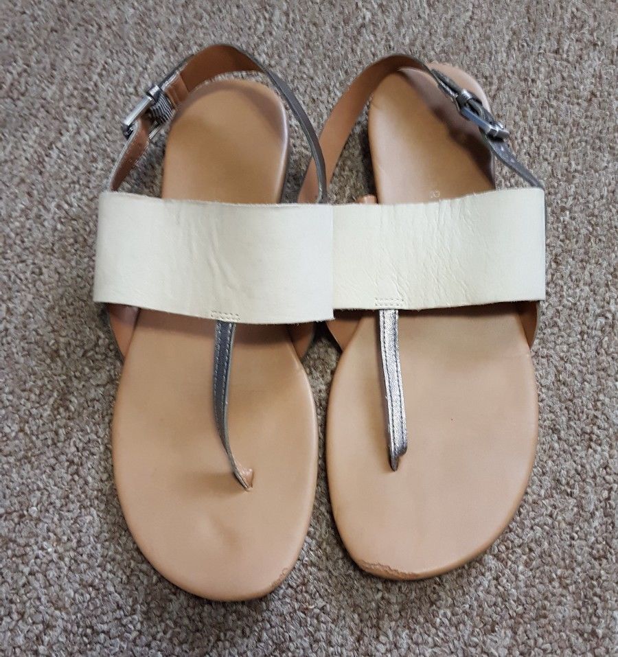 franco sarto ginny toe thong sandals