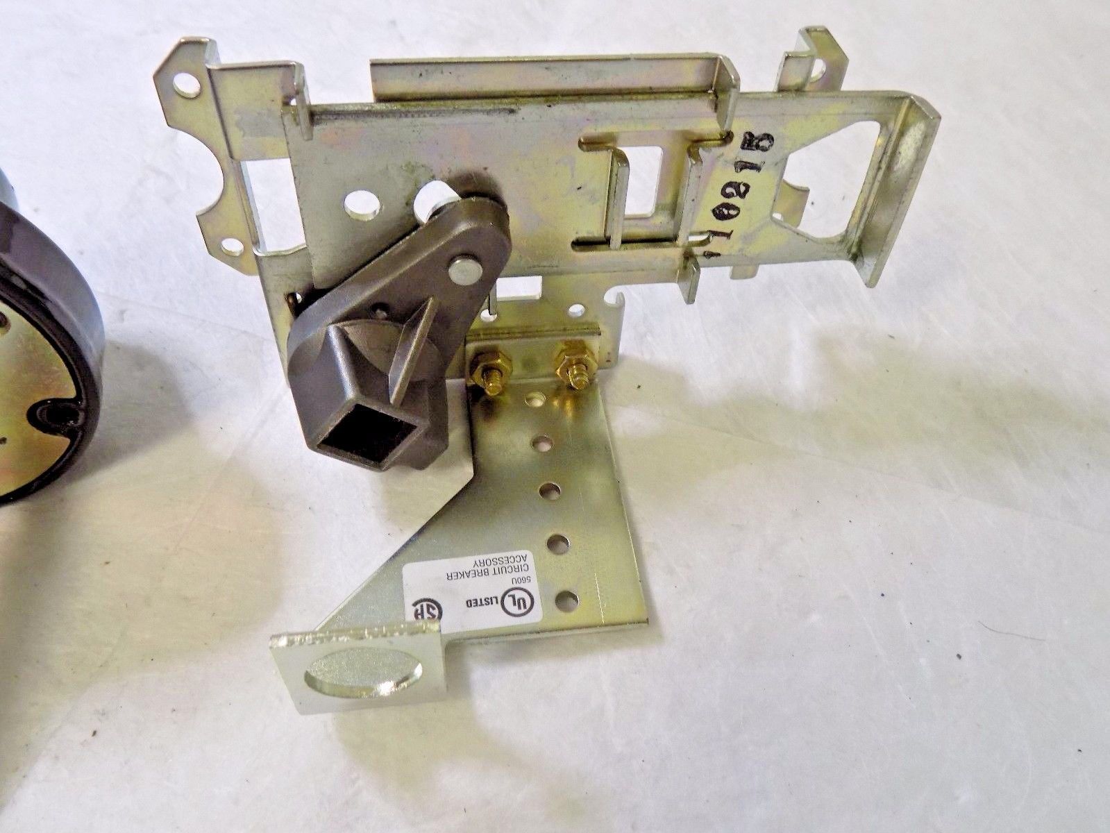 Eaton CutlerHammer Circuit Breaker Rotary Handle Mechanism HM1R12