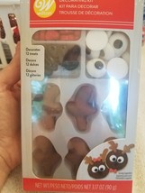 Wilton Decorating Kit Christmas - $20.67