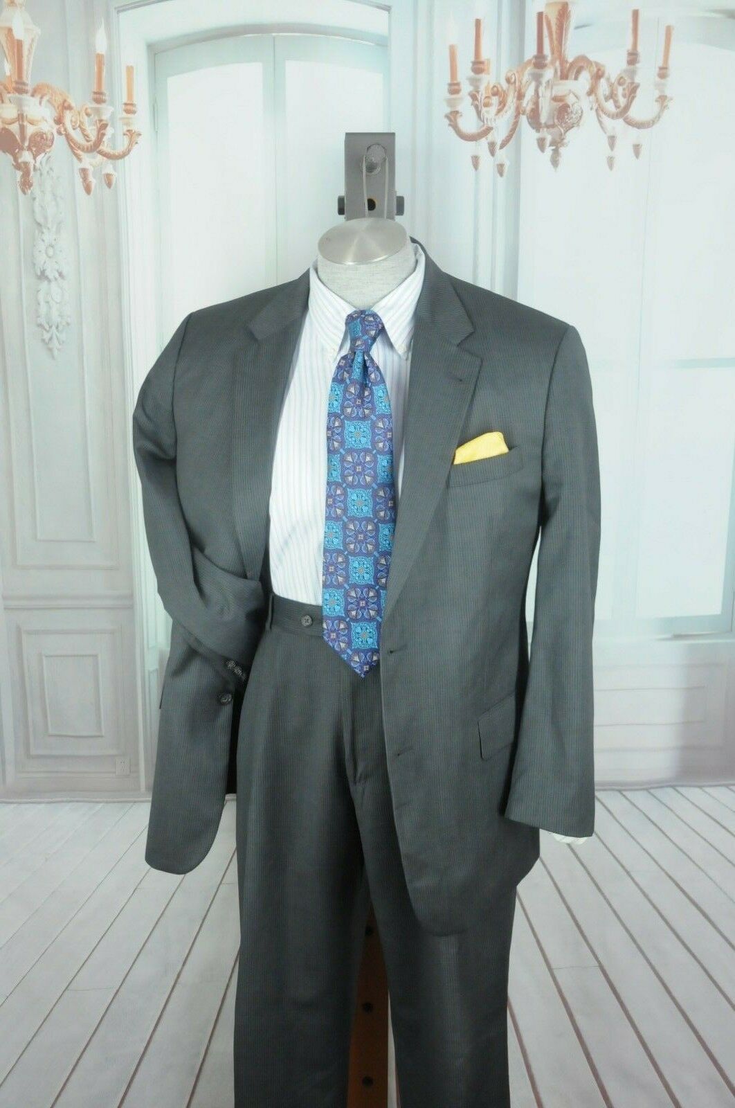 Jos A Bank Men's Gray Fine Striped All Season Wool Suit 42R 42 R