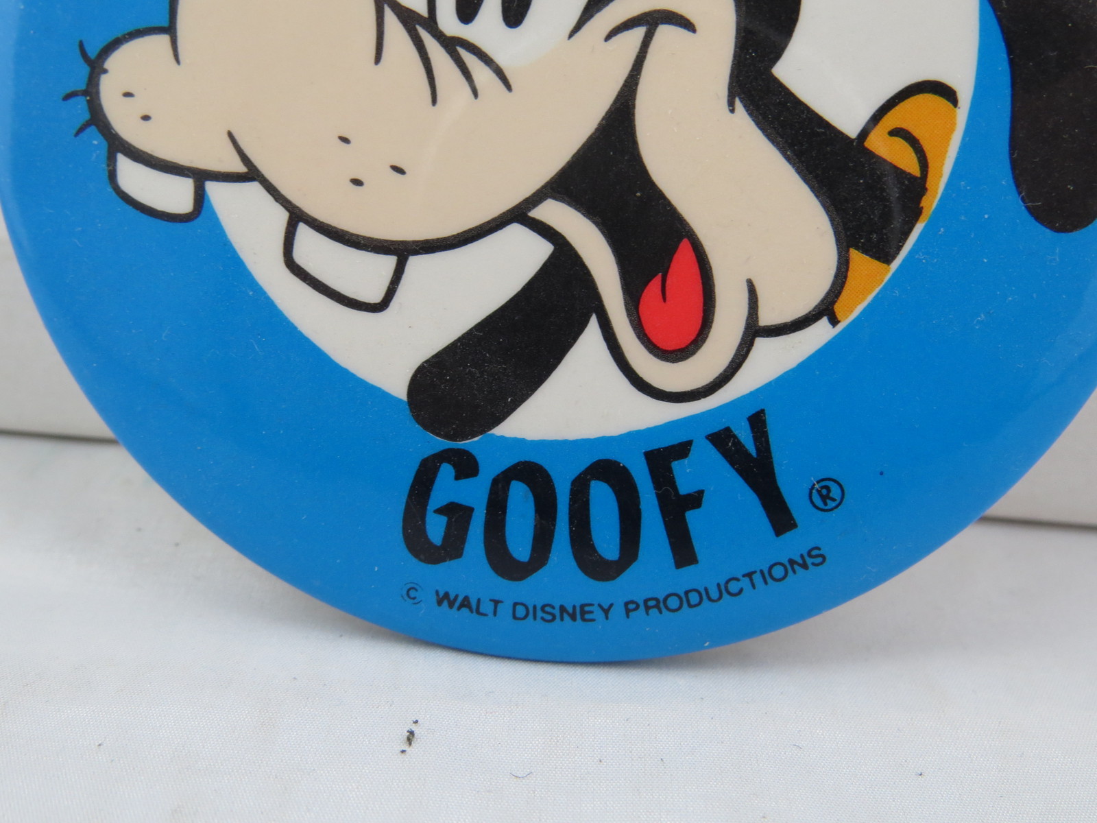 disney trading pin tiny vintage goofy head souvenir classic character disneyland 