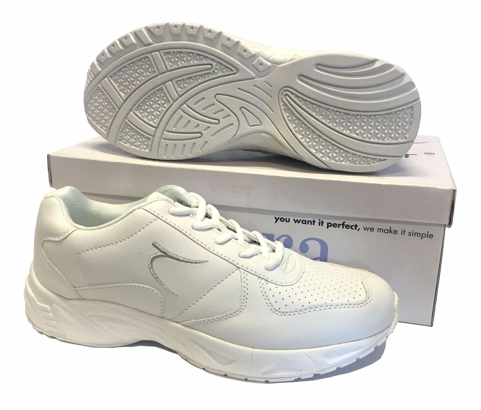 NEW WOMEN'S TEAMCHEER COBRA WHITE CHEER SHOES FWCF801 SIZE 6.5 Athletic