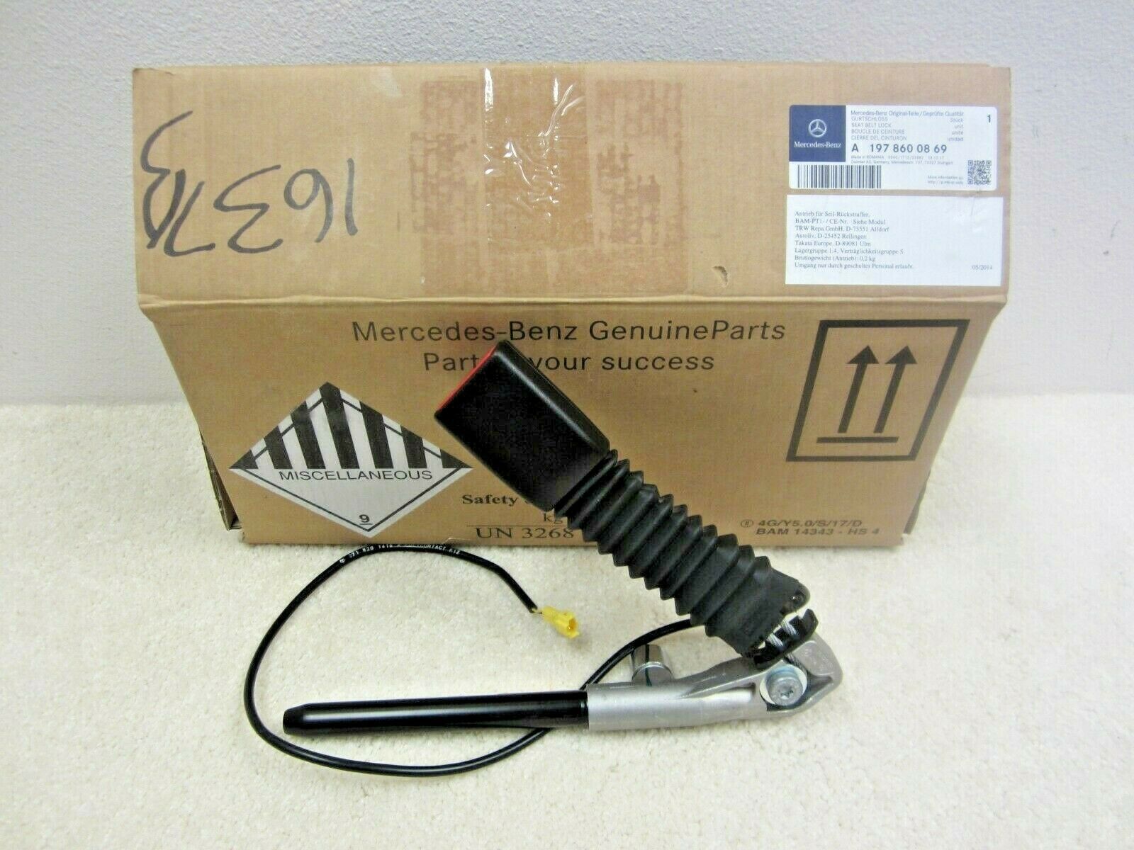 MERCEDES BENZ SLK R171 RIGHT FRONT PRETENSIONER SEAT BELT A1978600869