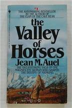 Earth&#39;s Children VALLEY OF HORSES Book 2 by Jean M. Auel 1983 Vintage SC - $7.00
