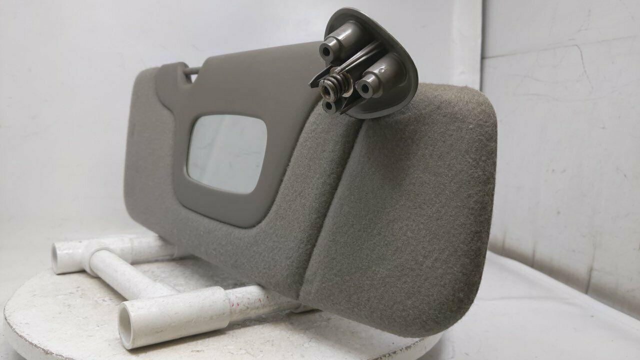 2006 chevrolet silverado passenger right sun visor