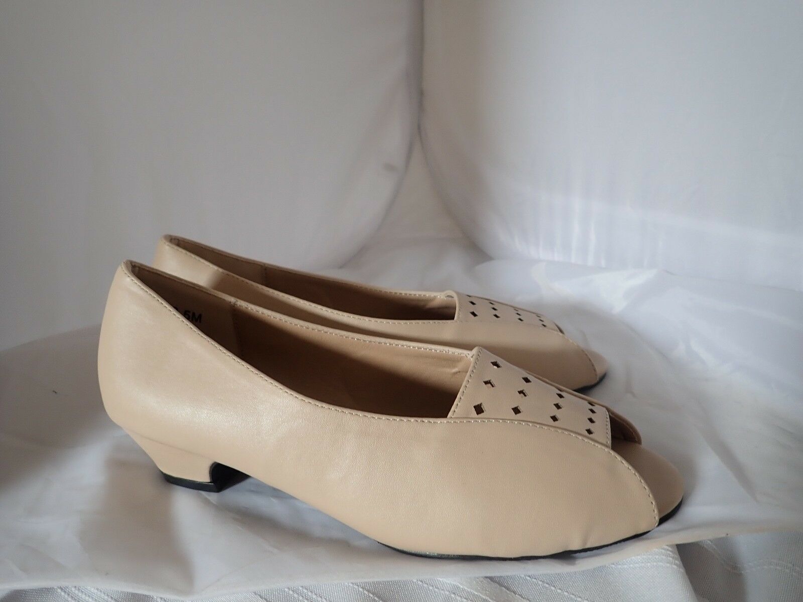 Comfort-Well by Beacon Open Toe low heel Dress shoes Beige - Flats ...